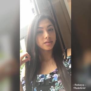 Meet your Posher, Rebeca